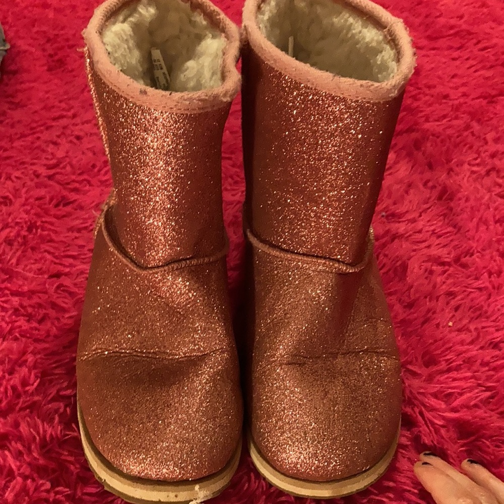 β€οΈβπ©ΉDONATEDβ Cute Sparkly Size 4 Girlβs Boots - Picture 2 of 6